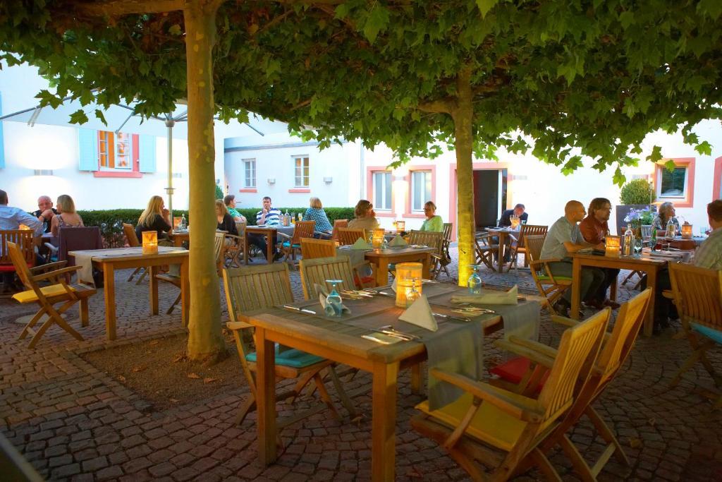 Landhotel Zum Schwanen Mit Restaurant Mona Liza Osthofen Zewnętrze zdjęcie