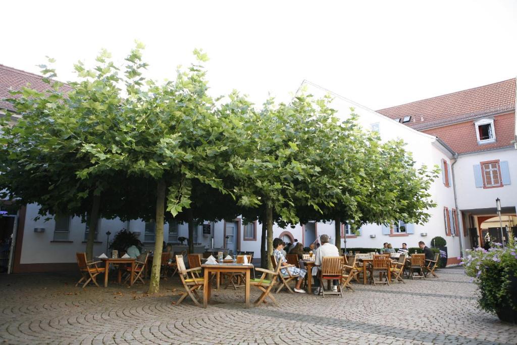 Landhotel Zum Schwanen Mit Restaurant Mona Liza Osthofen Zewnętrze zdjęcie